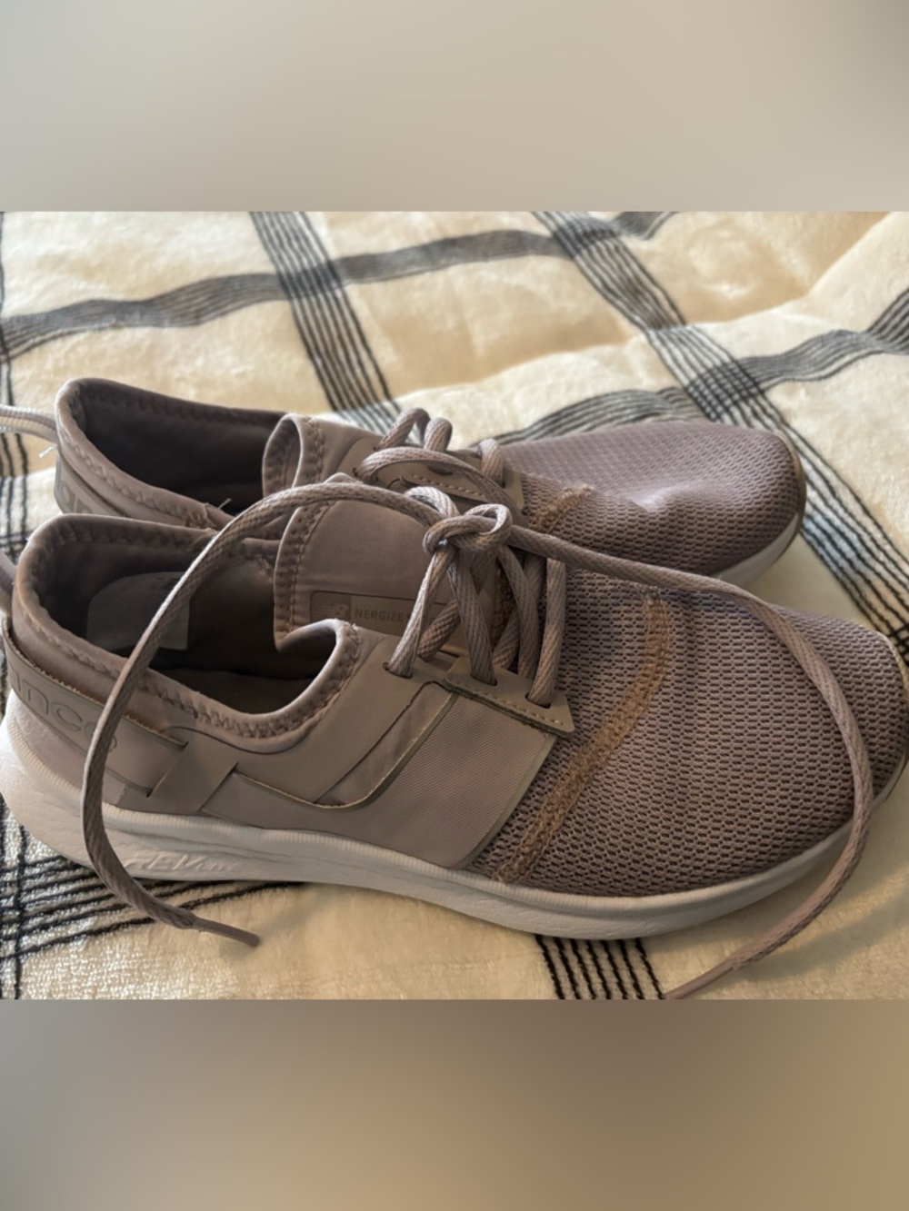 New Balance Fuelcore Lightweight Lace-Up Running Shoes - Purple